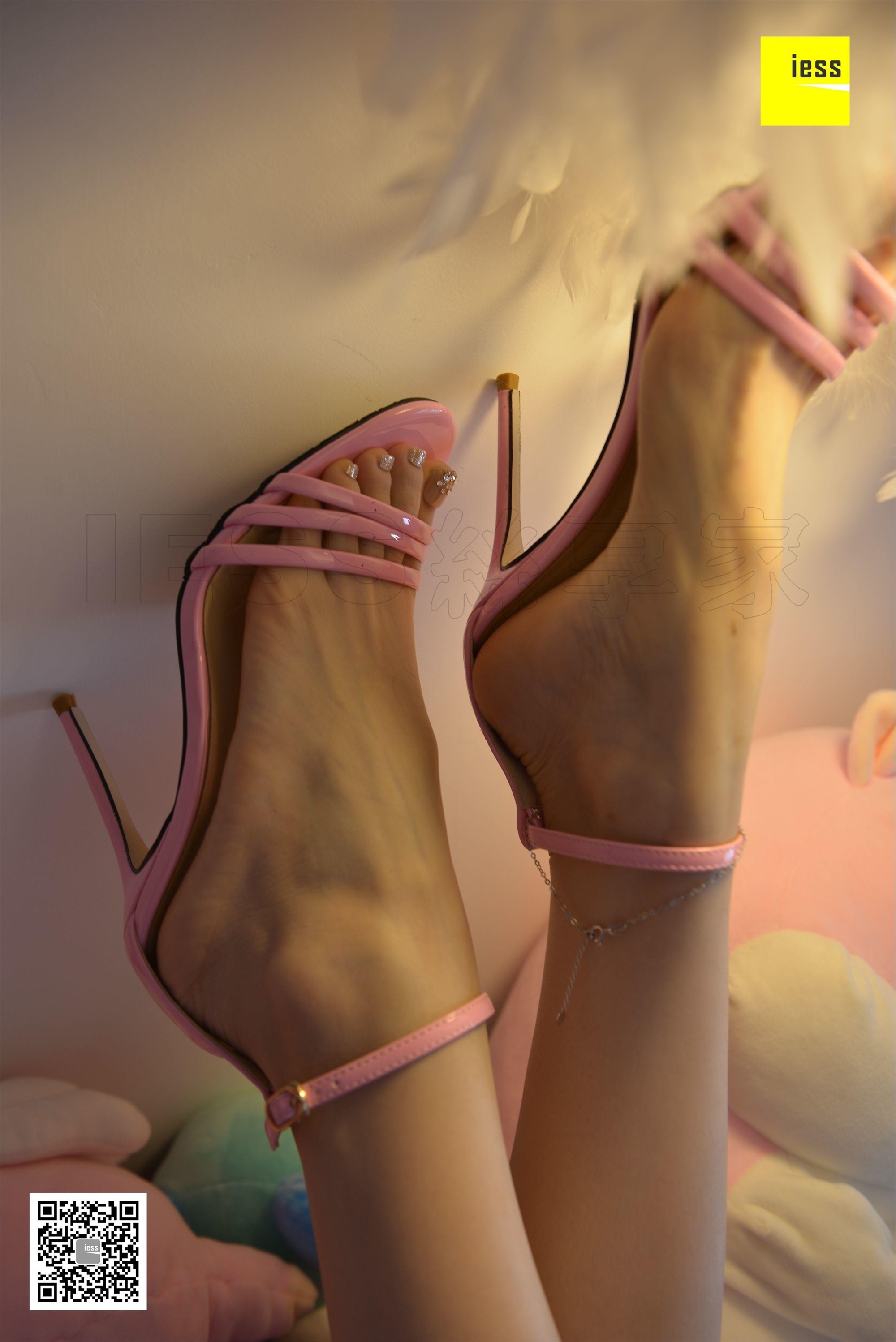 IESS异思趣向 2018.05.09《魔鬼周三》特刊18期：《粉红仲夏梦》佳佳